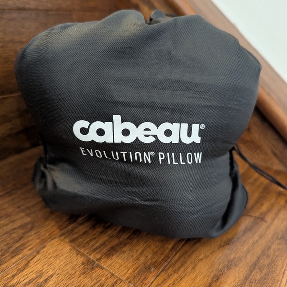 Cabeau Evolution Gray Travel Pillow Memory Foam Comfort New Never Used - Picture 13 of 14